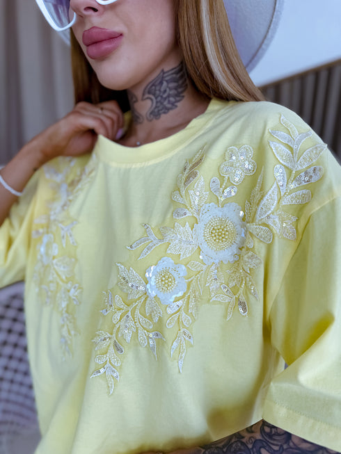 ONE SIZE T-krekls "THE FLOWER FLITTER" - DZELTENS